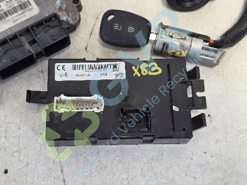 VAUXHALL Vivaro X83 A 2001-2006 Engine ECU Kit 1.9