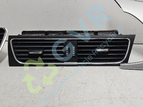AUDI A4 8K2 (Saloon), 8K5 (Estate) B8 2008-2011 Dash Vent Set